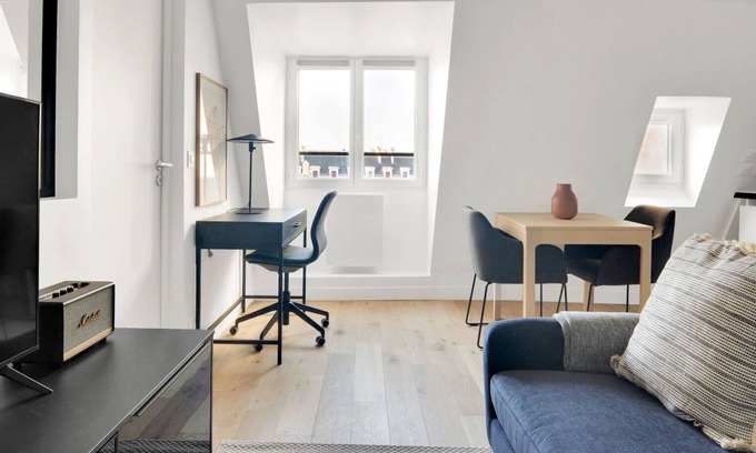 Arsenal Apartment | Blueground | Le Marais, nr Bastille