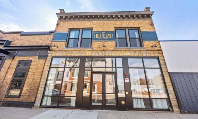 Grand Rapids Hotel | BlueJay Hotel