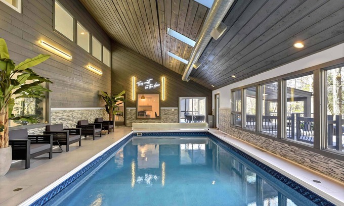 Willoughby Hills House | Bluffside Retreat Sum