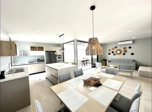 Punta Blanca Villa | Bluvillas