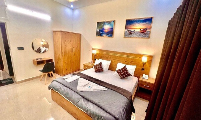 Gulshan-E-Jamal Bed & Breakfast | BNB Royal Galaxy Hotel