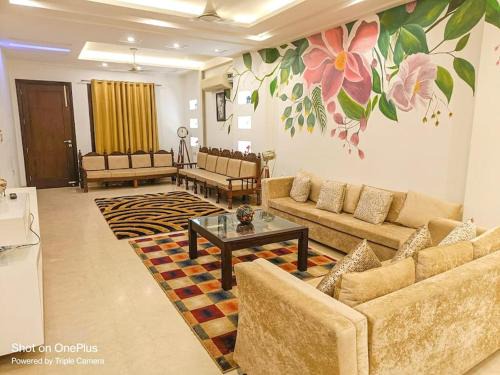 Shalimar Bagh Apartment | BnBBuddy Stupendous Home In Shalimar Bagh