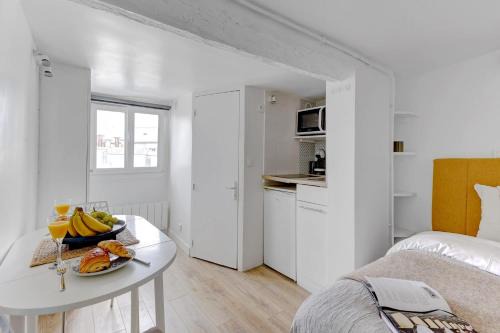 2nd Arrondissement Apartment | BnBNova - Charming Studio - Steps from Le Marais & Montorgueil