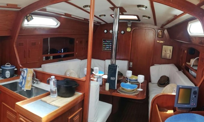 Cadiz Boat Rental | Boat-Apartamento flotante Cádiz. La Juanita Arroyo