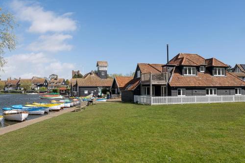 Thorpeness House | Boat Shelter Cottage