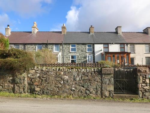 Caernarfon House | Bod Feurig