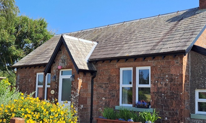Canonbie Cottage | BOGRIE COTTAGE, family friendly, with hot tub in Gretna Green