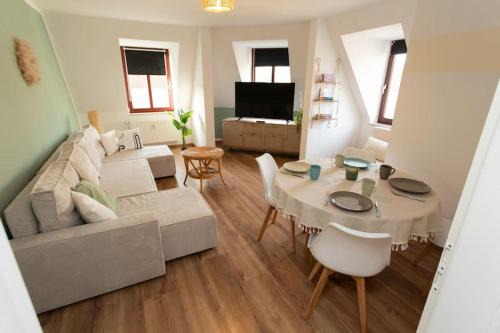 Markkleeberg Apartment | BOHO CHIC Markkleeberg, in Seenähe, Familien Apartment, 8 min ins Leipziger Zentrum mit S-Bahn, Großer TV mit X Box