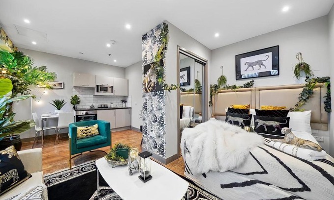 Maidstone Apartment | Boho Jungle - Luxury 1bed Apt- Long stay Discounts