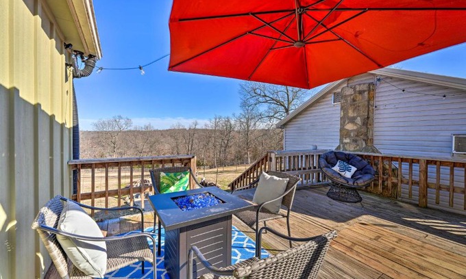 Mountain Home House | Boho Mountain Home Escape, Walk to Marina!