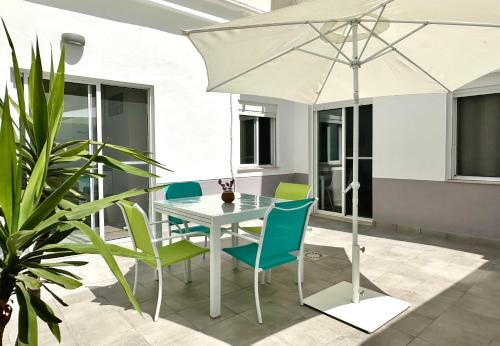 Sagunto Apartment | Bonita Planta baja con patio en 1ª línea de playa