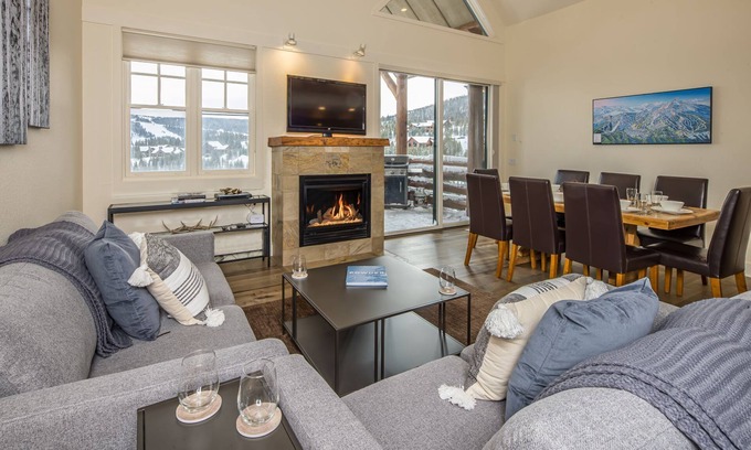 Saddle Ridge House | Book a Holiday Getaway Today! Ski-in, Ski-out Townhome with Private Hot Tub