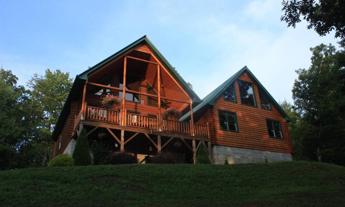 Franklin Cabin | Book Now to Enjoy a Beautiful Weekend in the Mountains!