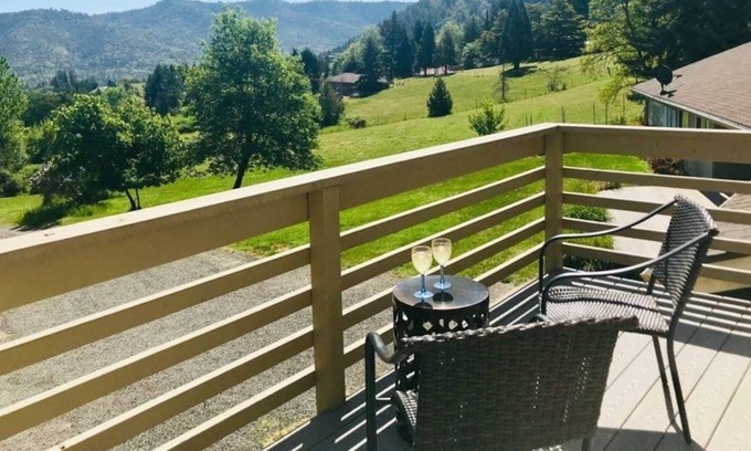 Talent House | BookStayHop - Sunrise Cottage ~ Peaceful Setting ~Mountain Views!