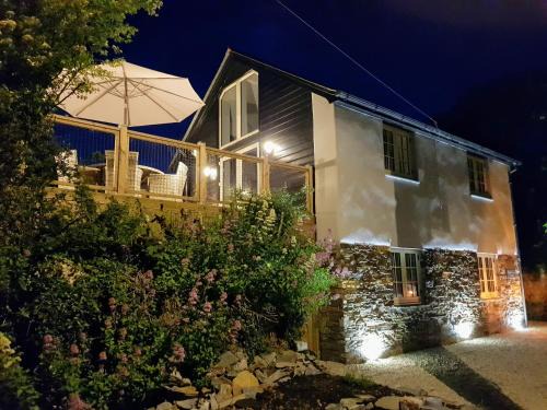 Tintagel Apartment | Bossiney Cove Cottage