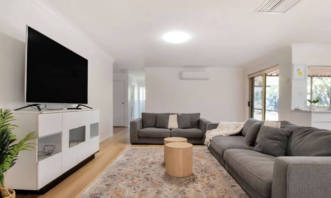 Bourkelands House | Bourkelands Family Nook - Pet Friendly