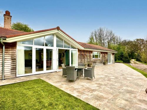 Worlington House | Bourne Lodge