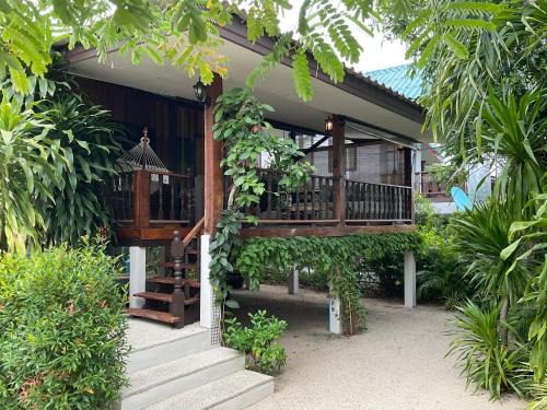 Bang Po House | Boutique Beach Cottage - Steps to Beach