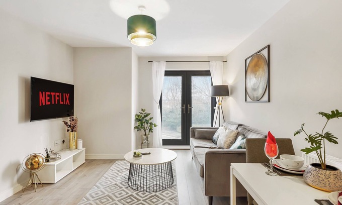 Knowsthorpe Apartment | Boutique Beautiful Leeds Gem - Sleeps 2