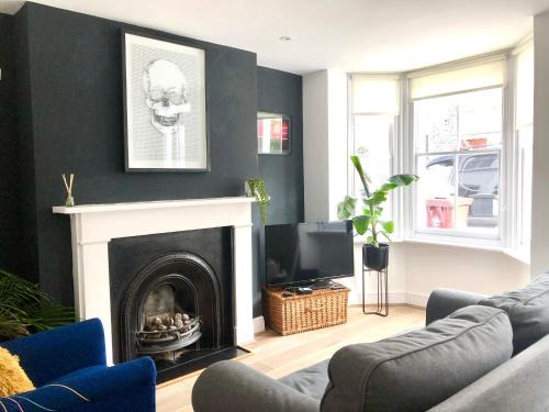 Chichester House | Boutique City Centre Home