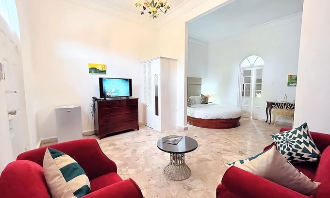 Port Antonio Apartment | Boutique Hotel in Port Antonio, Jamaica! Comes with FREE Parking & Breakfast!
