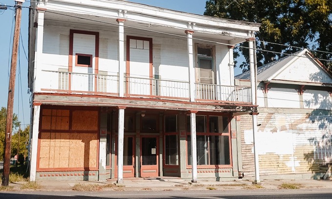 Lebeau House | Boutique hotel in National Historic District of Washington, LA with WiFi, AC