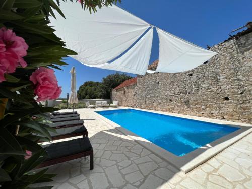 Velim Villa | Boutique House Ika with Private Swimming Pool