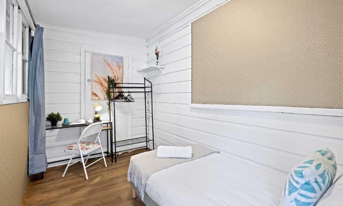 Granville House | Boutique Single Room - Centrally Located at Granville - External - Shared Bathroom