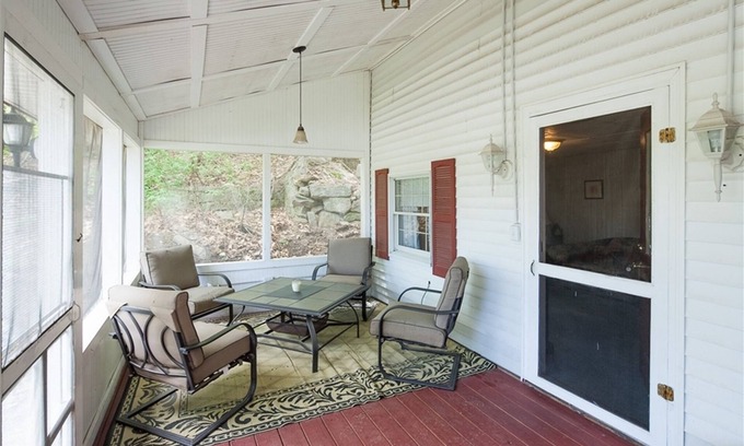 Naples Cottage | Bove Cottage 1 -limit 3 1 Bedroom Cottage by RedAwning