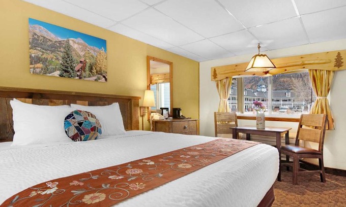 Ouray Hotel | Box Canyon Lodge and Hot Springs