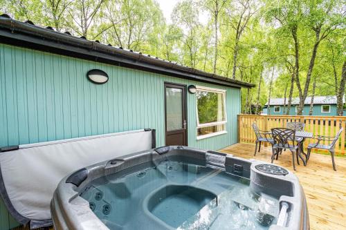 East Lewiston Apartment | Bracken Lodge 15 with Hot Tub
