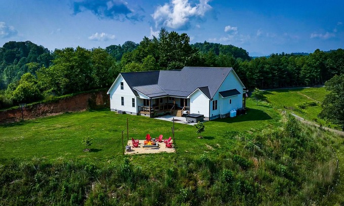 Marshall Other | Brackens View Retreat | Modern Mountain Farmhouse on 2.5 Acres