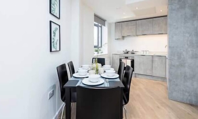 Luton Apartment | Brand NEW 2 bed Apartment - FREE WIFI!