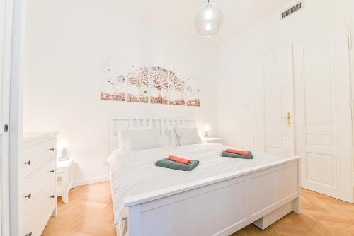 Josefov Apartment | Brand New Apartment next to Old Town Square