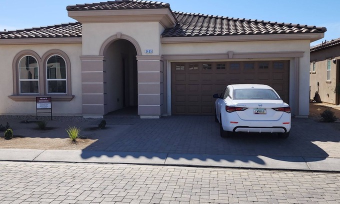 Palm Desert House | Brand new home in the middle of Palm Desert! Close to everything! South facing.