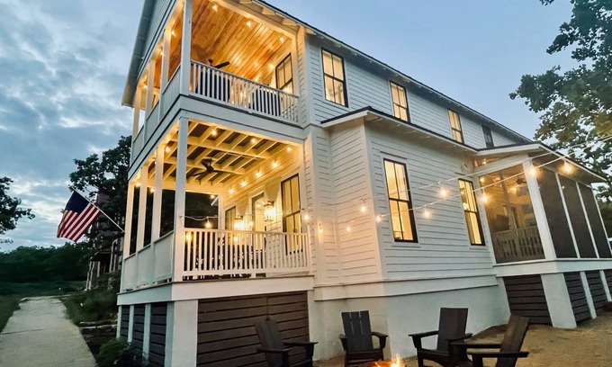Eufaula Cottage | Brand new luxury cottage in Carlton Landing