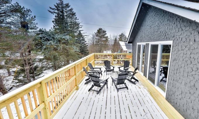 Tannersville House | Brand New Luxury House Hot Tub, Sauna, Game room