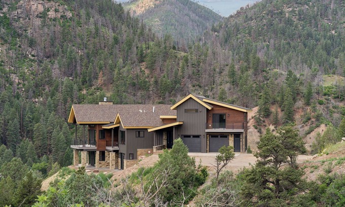 Hermosa House | Brand New Luxury Home near Durango with Stunning Views! Quick to Town or Ski