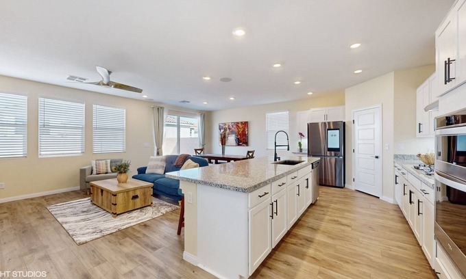 Las Vegas House | Brand New Luxury Home For Your Enjoyment