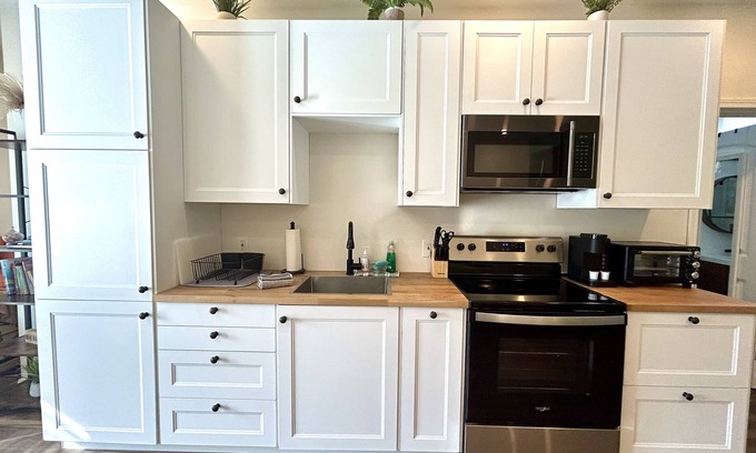 Lakeside Apartment | Brand New Studio with Amazing Mountain Views! San Diego area Countryside.
