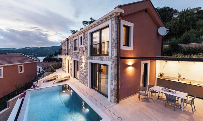 Slano Villa | Brand new twin properties close to the beachfront with pool and outside diningn