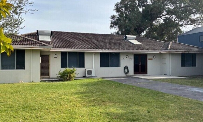 Lancelin House | Breathe Ezy - Welcome to Breathe Ezy, a spacious 7-bedroom home