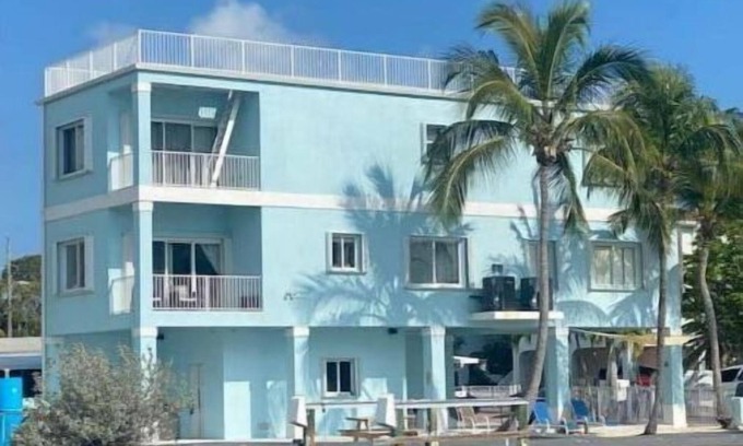 Key Largo Village House | Breathtaking BAYSIDE VIEWS, private beach and boat ramp access, manatees galore!