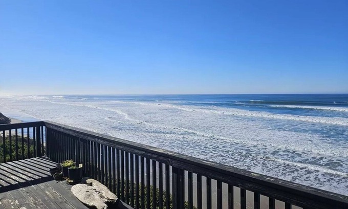 Logsden House | Breathtaking Ocean Front Home!