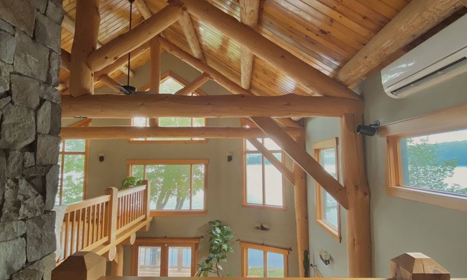 Winthrop House | Breathtaking Timber Frame Lake House