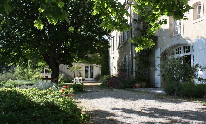 Visan Cottage | Breathtaking views of Mont Ventoux and the Rhone Valley in a characterful farmhouse