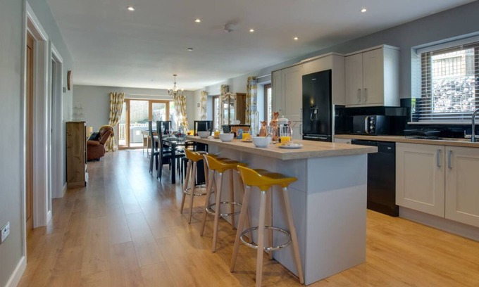 Coelbren Ski Chalet | Breconview Lodge in the beautiful Neath