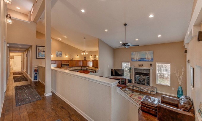 Pepin Condo | Breeze Condo - Luxury Stay 2 Blocks from Beach