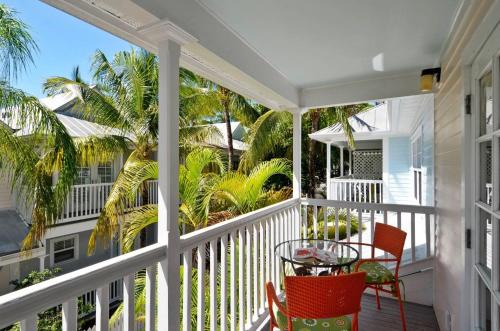 Bahama Village House | Breezy Bungalow by AvantStay Close 2 Zachary Taylor State Park Beach w Shared Pool Week Long Stays