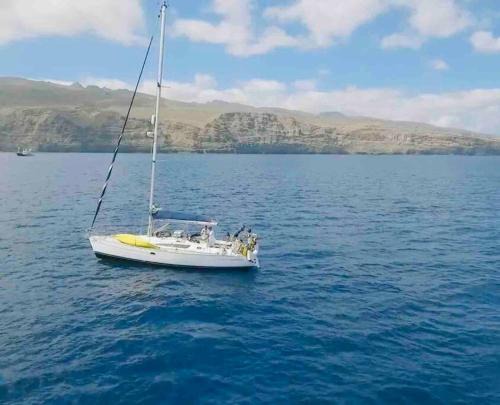 Santa Cruz de Tenerife Boat Rental | Brego, Velero para alojamiento
